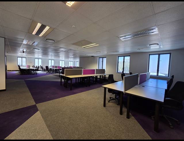 344M² OFFICE TO LET IN SANDOWN